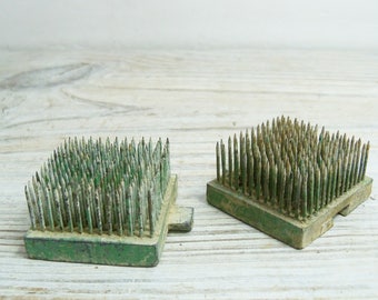 Vintage Flower Frogs Interlocking Flower Pins Square Green Metal 1950s 2 Pieces