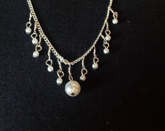 Dangling Pearl Choker