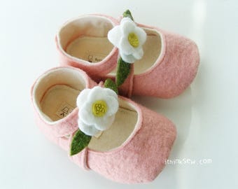 Lilly Baby Mary Janes PDF Sewing Pattern (#35)