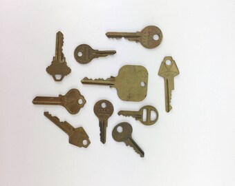 Vinage Keys, Set of 10, Old Keys, Jewelry Keys, Keys for Jewelry, Industrial Key, Steam Punk Supply, Metal Stamping, Project Keys, Bulk Key