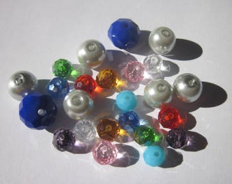 24 multicolored round glass beads from 4 to 10 mm (A78)
