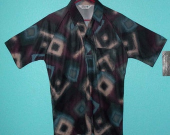 70s Vintage Men's "Resort Ware" Thin Polyester Mod Print Sport Shirt — Size M/L