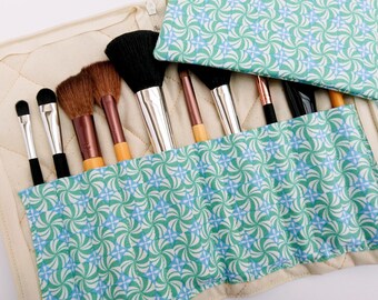 Makeup brush holder and bag, green brush holder, green zipper pouch, peppermint holder, gift for friend, green gift