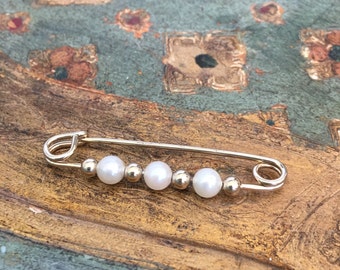 Vintage Safety Pin, Gold Tone and Pearl Safety Pin Brooch, Vintage Jewelry, Solidarity Safety Pin