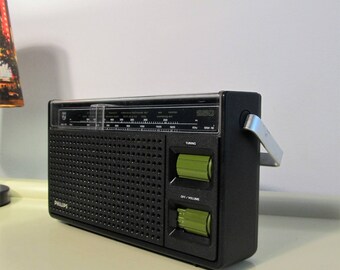 Vintage PHILIPS Radio 'Jenny De Luxe' 90RL250/00R Portable Radio, Retro, Transistor Radio, AM-FM, Black and Green color Made in Austria 1975