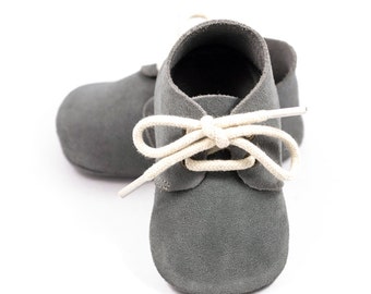 Gray oxford baby shoes, baby oxford, baby moccasins, crib shoes, baby shoes, baby shower gift, baby walking shoes, for boy or girl