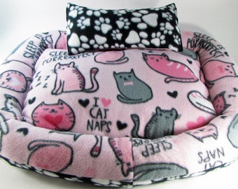 Large, "Cat Naps", Cat bed, Washable pet bed, Dog bed, oval pet bed, Kitten bedding, Kitten bed, Kennel bedding, Plush Fleece pet bed