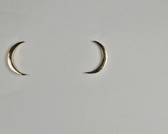 14 kt Yellow Gold Crescent Earrings