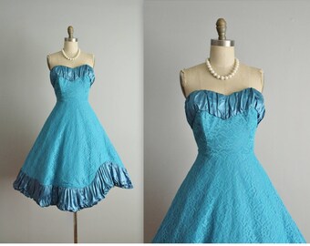 50's Prom Dress / Vintage 1950's Strapless Turquoise Lace Ruched Satin Shelf Bust Full Prom Wedding Party Cupcake Dress S