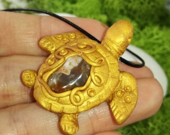 Turtle pendant with agate crystal, Crystal necklace, Animal pendant, Beach jewelry, Agate crystal, Turtle pendant