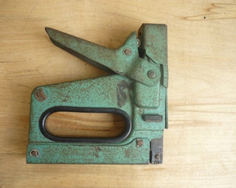 Vintage Bostitch Stapel Gun, Model T5 Heavy Duty Staple Gun, green metal tacker, antique, heavy metal
