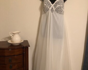 Vintage Carol Brent night gown Mrs. Maisel style size 34 long gown Vintage nightgown lace bridal wear