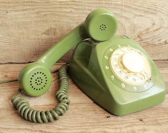rotary phone Vintage rotary phone / retro phone / circle dial rotary telephone / vintage landline phone / Old Dial Desk Phone