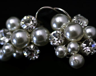 Bride Wedding Rhinestones & Pearl Earrings made with Swarovski Crystal. Vintage style.