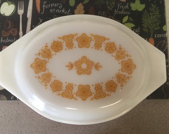 Vintage Butterfly Gold Pyrex Casserole Dish with Lid