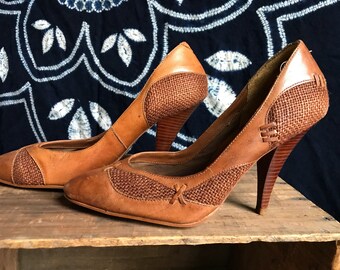Cute As Hell 80's high heel pumps. Size 6.