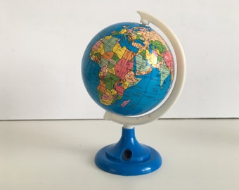 Pencil sharpener globe - Vintage Globe Pencil Sharpener - pencil sharpener - small globe - Vintage small world globe - Small earth globe