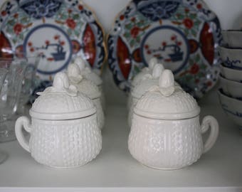 Set of 6 Vintage 1950s Italian Creamware White Pots De Creme with Rosebud Finial Lids