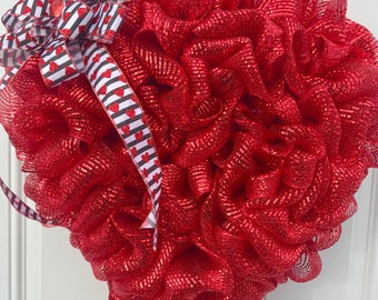 Deco mesh wreath, Valentine's Day wreath, Valentines decor, heart shaped wreath, red wreath, wall hanging, door decor, heart decor