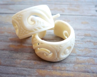 Round Hoop Hand Carved Buffalo Bone Post Earrings Tribal Style - Gauges Plugs Bone - PE014 B G1