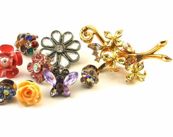 Vintage Flower Thumbtacks Push Pins Assorted Flower Push Pins 9 Thumbtacks Cork Board Accessory