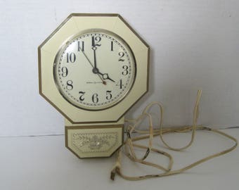 Vintage General Electric Plastic Wall Clock Mid Century Retro