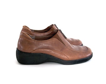 Vintage leather shoes. Brown leather shoes. Ankle shoes. Women’s shoes size 8b. Extremes by Naturalizer.