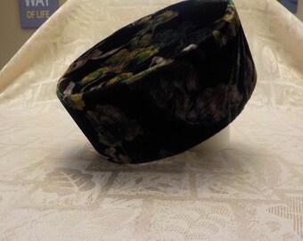1980'S VINTAGE PILLBOX HAT Velvet floral fabric