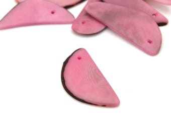 1 old Moon pendant Pink Tagua 30x15mm