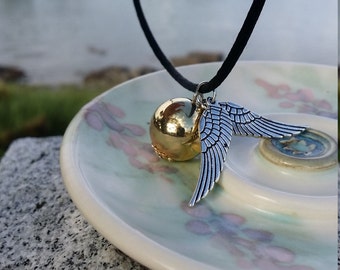 Harry Potter Necklace//Harry Potter Pendant//Harry Potter Choker//Golden Snitch Necklace//Golden Snitch Choker//Golden Snitch Pendant//