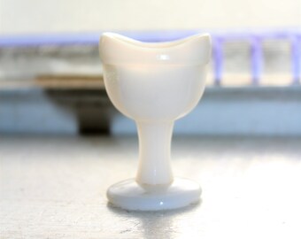 Vintage Milk Glass Eye Cup Eye Wash Cup