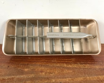 1960's Retro Metal Ice Cube Tray