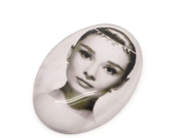 Audrey Hepburn Cabochons - 25x18mm - Glass Dome Seals - 5pcs - Ships IMMEDIATELY from California - G33