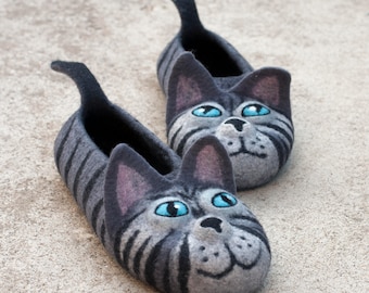 felted grey cats slippers made to ORDER/ animal slippers gift for cat lovers handmade funny cat slippers, wet felted gray cat house shoes