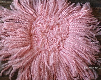Curly felted blanket layer,newborn props ,Round blanket, Wool layer, Curls nest stuffer, Light pink ,soft salmon woolen blanket wool