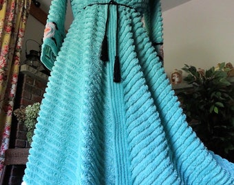 Awesome AQUA 1940s Chenille Robe ~ True Vintage WWII Era Chenille Bedspread Bathrobe with Fab Onyx Accented Rosettes ~ Excellent Quality