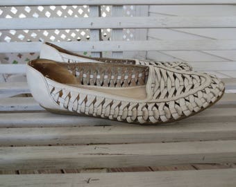 White Leather Huarache Style Slip On Sandals Loafers by Cobbie Cuddlers - Size 7