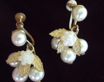 Gorgeous Pearl and Gold Drop Earrings!