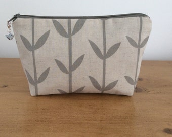 Makeup pouch, notions pouch, knitting notions storage, gift, Orla leaves, handmade, grey, zippered pouch, progress keeper, bird charm