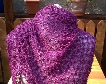Crochet triangular shawl