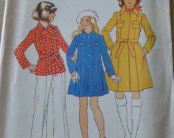 7318 Simplicity Size 10 Breast 28 1/2" Girl Pattern Girls Coat in Two Lengths Vintage 1975 Uncut