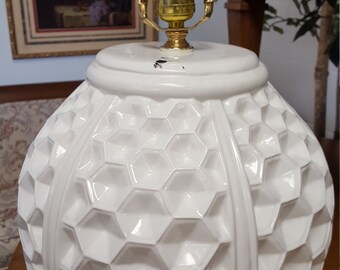 White hexagonal honey comb vintageLamp