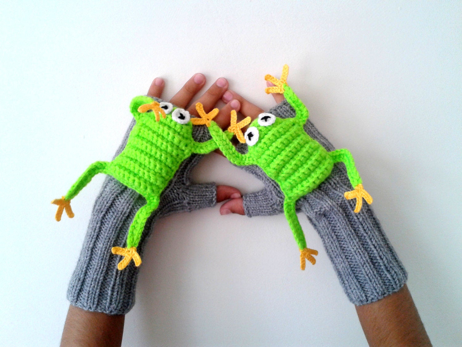 Crochet mittens glove Original Design Cute Frog gloves touch