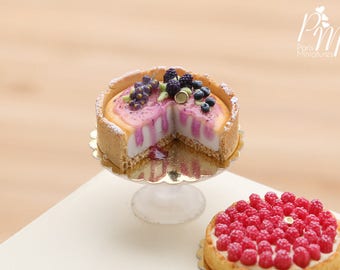 MTO-Dark Fruit Cut Cheesecake (Blackberry, Blueberry, Blackcurrant) - Tiny Miniature Food in 12th Scale for Dollhouse