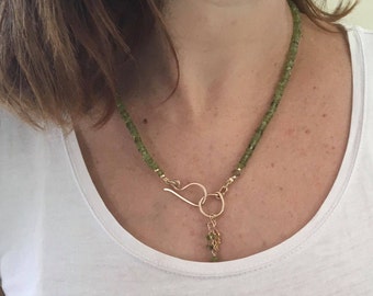 Peridot gold necklace, Green peridot necklace, Peridot gemstone, Green gemstone, Gold filled necklace, August birthstone necklace, Peridot,