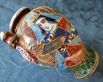 Japanese Satsuma Moriage Gold Dragon Vase