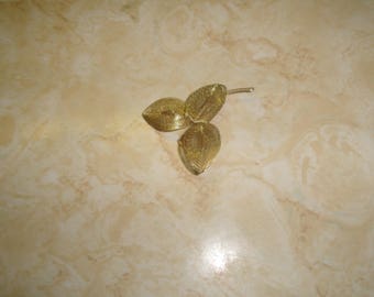vintage pin brooch goldtone wired leaves