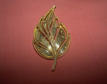 Large stylised vintage gold tone leaf pin brooch. Probably French.
