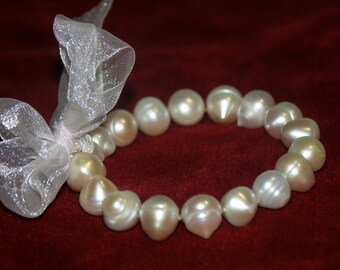 Pearl bracelet white salmon freshwater pearls 12 mm handknotted elastic simply classic romantic , casual