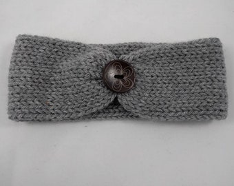 Knit headband with wood flower button